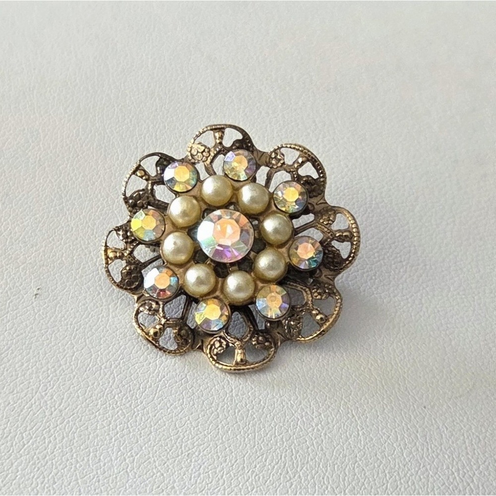 Vintage Iridescent Aurora Borealis Rhinestones Faux Pearl‎ Filigree Brass Brooch